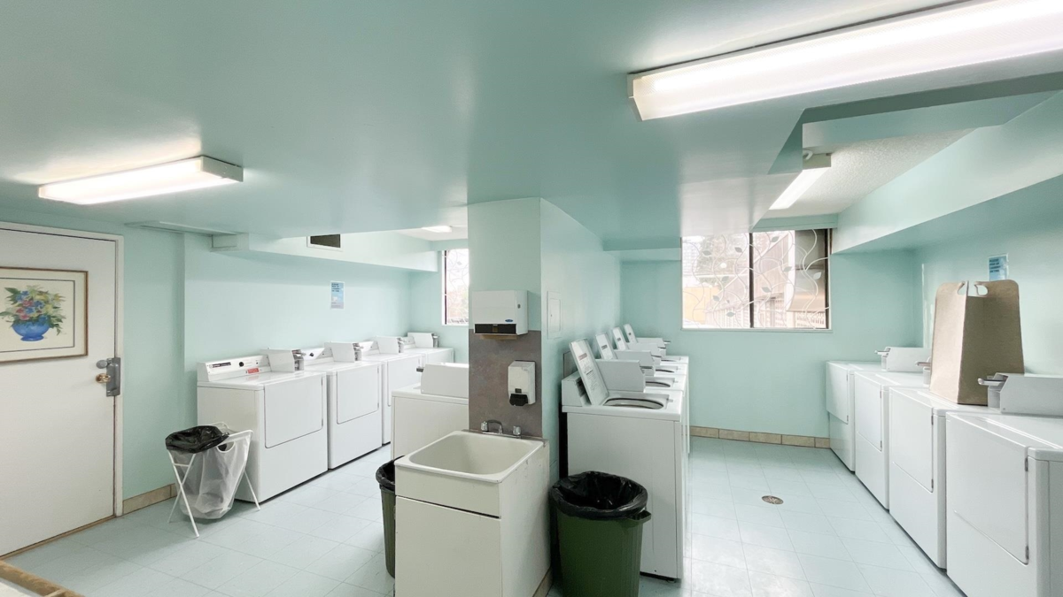 Basement Recreation Room Photo of 708 145 St. Georges Avenue, North Vancouver, BC