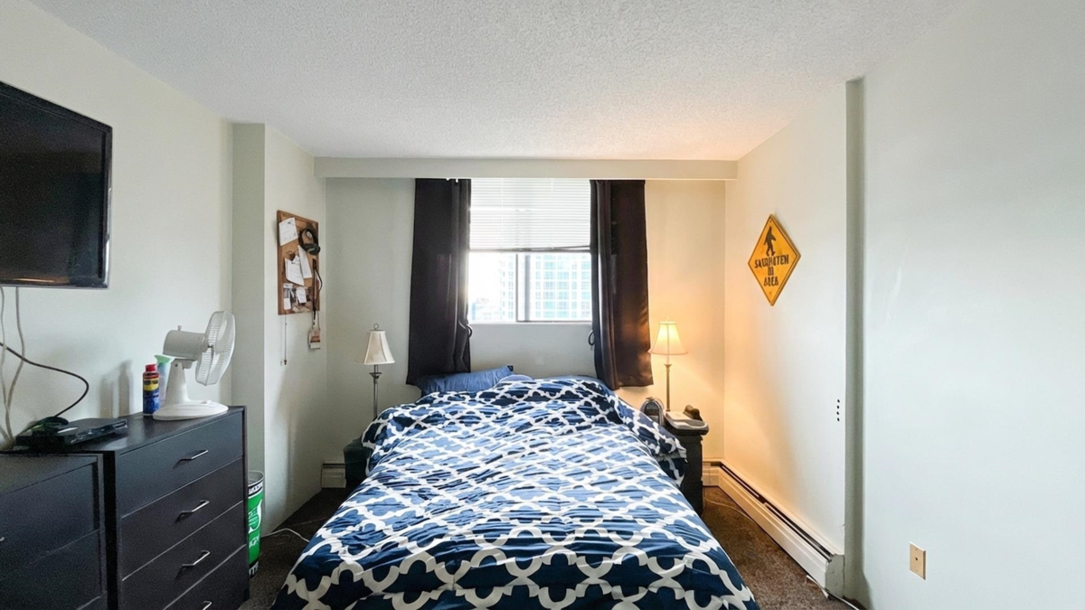 Pantry Photo of 708 145 St. Georges Avenue, North Vancouver, BC