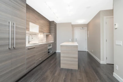 Kitchen Photo of 1709 13398 104 Avenue, Surrey, BC