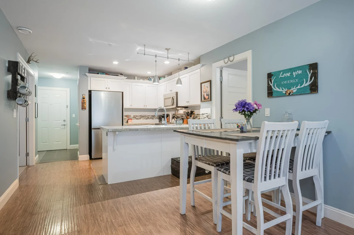 Kitchen Island Photo of 107 45640 Alma Avenue, Chilliwack, BC
