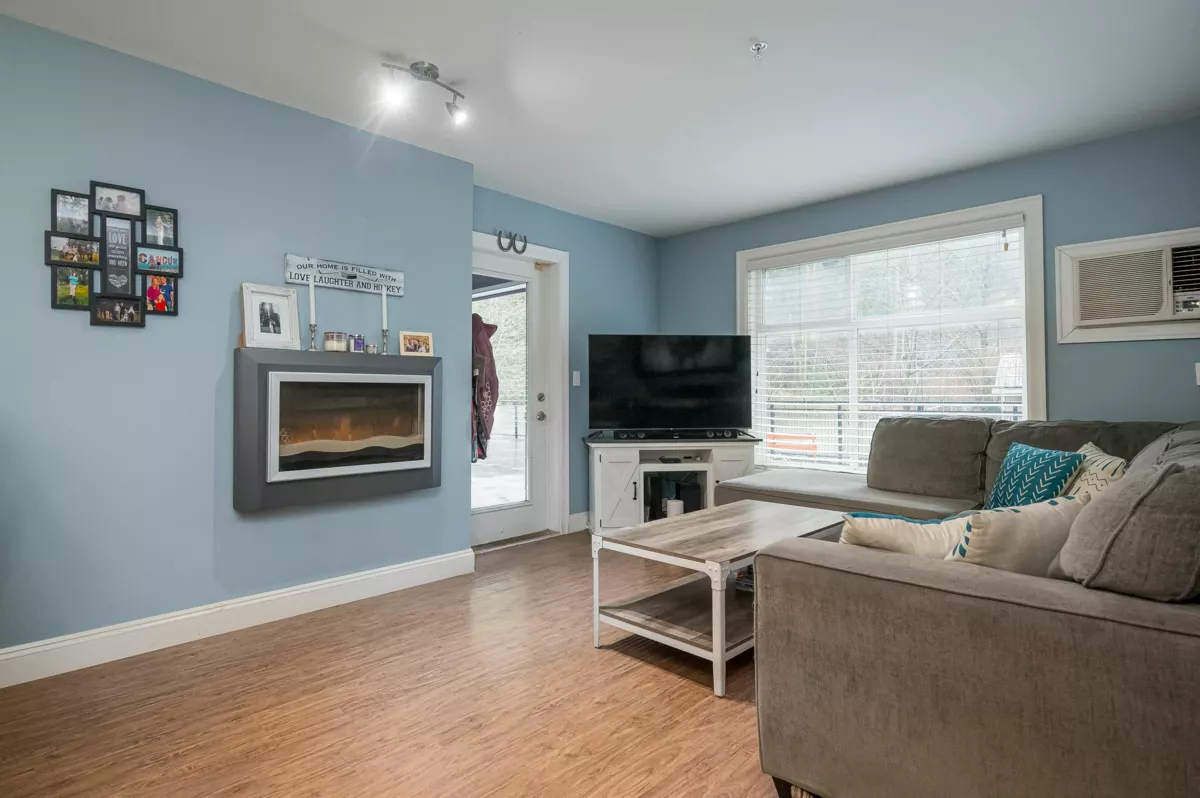 Living Room Photo of 107 45640 Alma Avenue, Chilliwack, BC