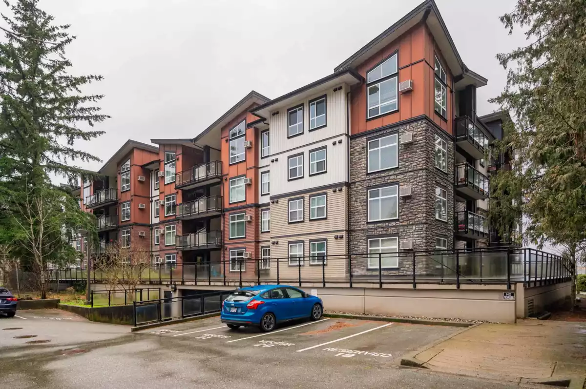 Swimming Pool Photo of 107 45640 Alma Avenue, Chilliwack, BC