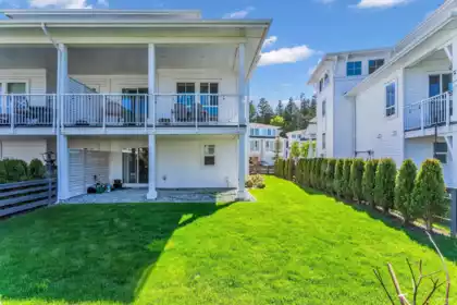 Garden / Landscaping Photo of 105 4638 Orca Way, Tsawwassen, BC