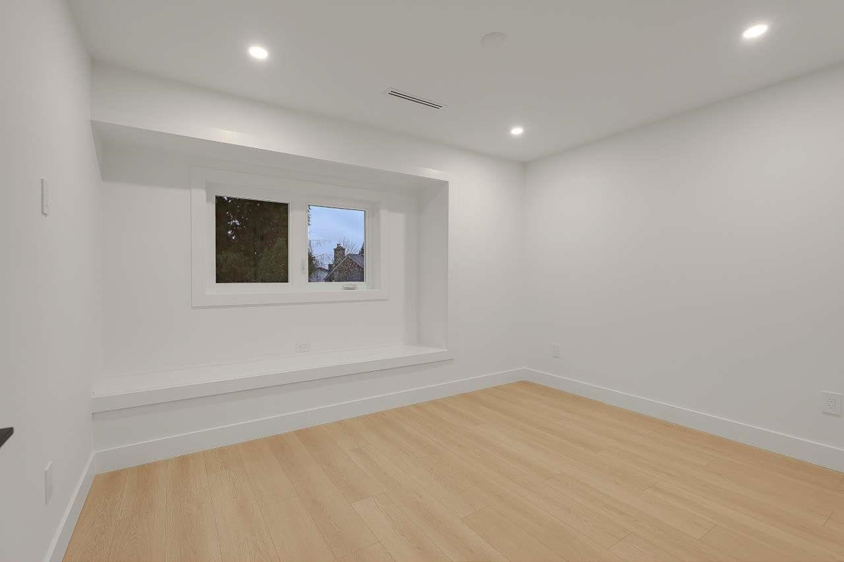 Swimming Pool Photo of 7824 118 Street, Delta, BC