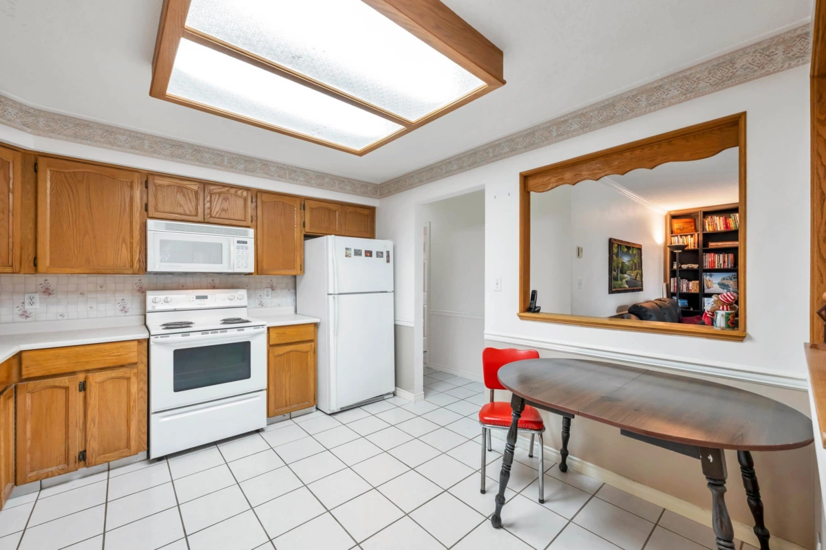 Bedroom 2 Photo of 215 33090 George Ferguson Way, Abbotsford, BC