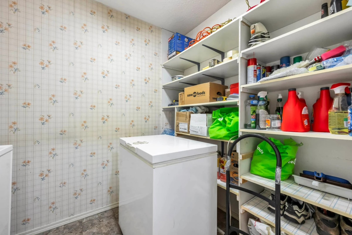 Entry Foyer Photo of 215 33090 George Ferguson Way, Abbotsford, BC