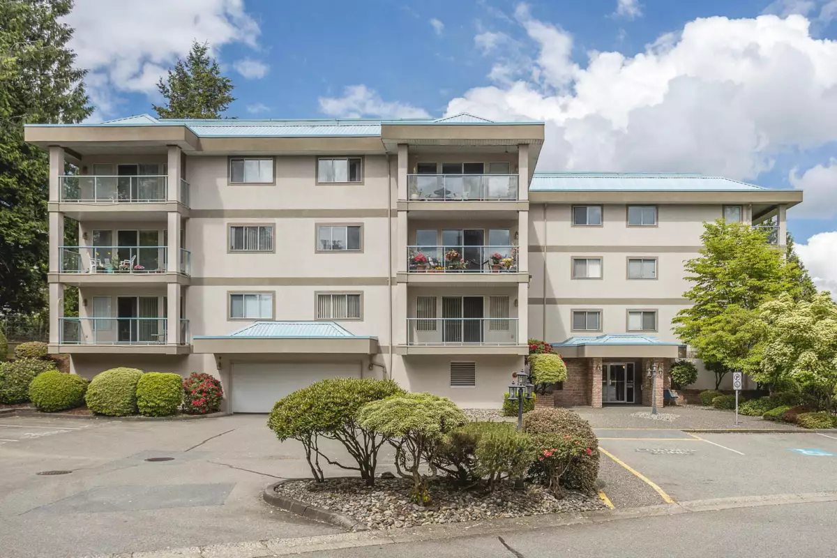 Family Room Photo of 215 33090 George Ferguson Way, Abbotsford, BC