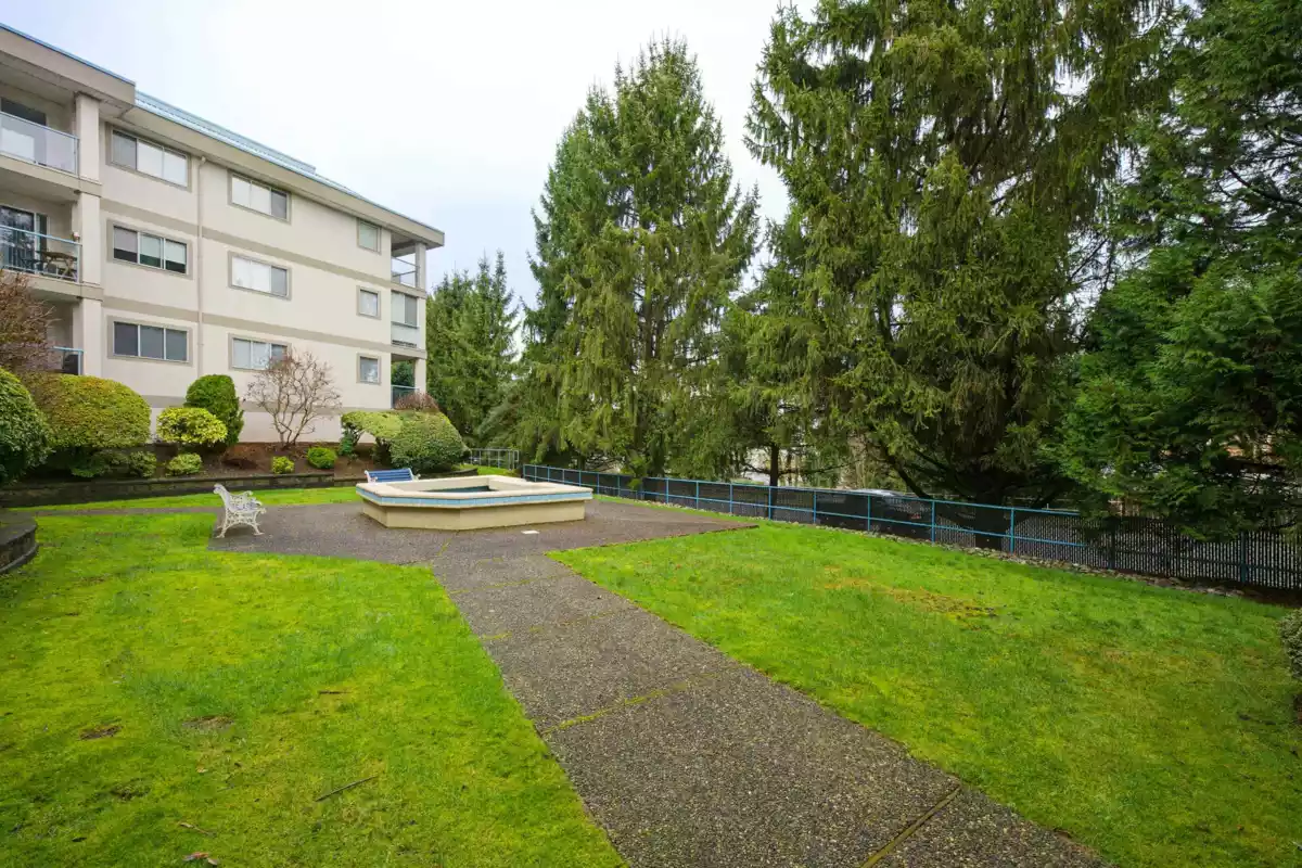 Hot Tub / Spa Photo of 215 33090 George Ferguson Way, Abbotsford, BC