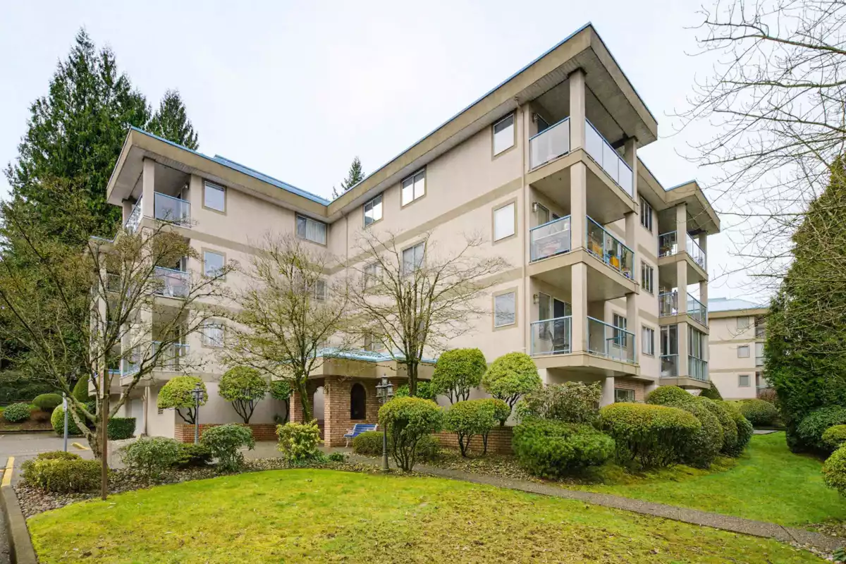 Living Room Photo of 215 33090 George Ferguson Way, Abbotsford, BC