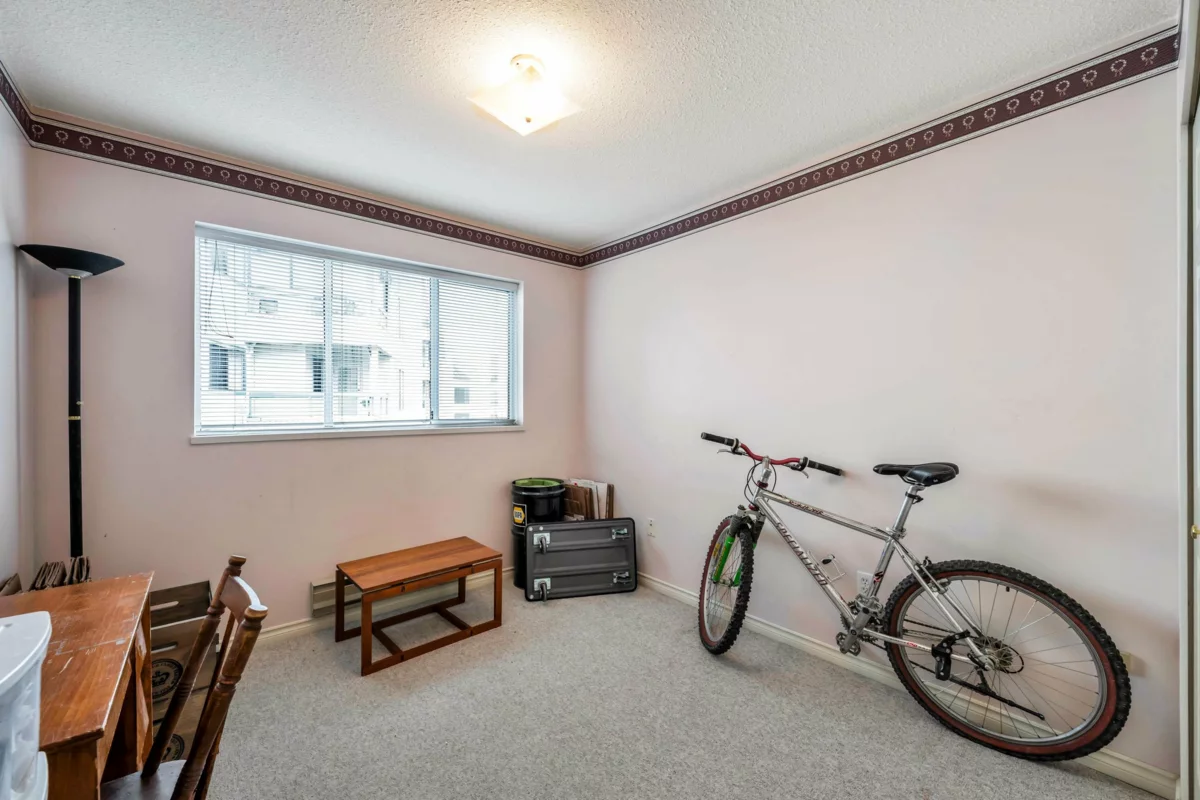 Loft / Bonus Room Photo of 215 33090 George Ferguson Way, Abbotsford, BC