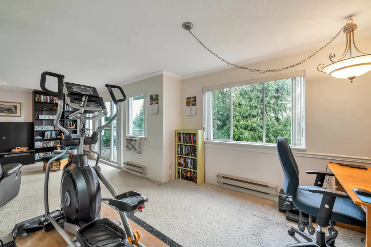 Primary Bedroom Photo of 215 33090 George Ferguson Way, Abbotsford, BC