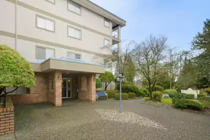 215 33090 George Ferguson Way, Abbotsford, BC, Abbotsford — Apartment/Condo for sale
