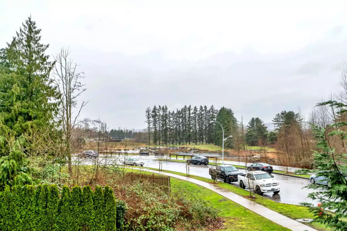 Fitness Center Photo Near 207 14550 Winter Crescent, Surrey, BC