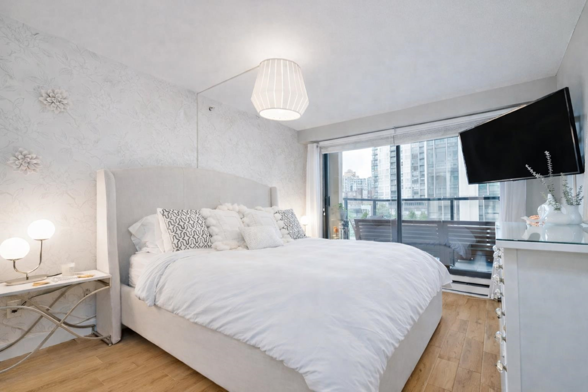 Bedroom 4 Photo of 505 488 Helmcken Street, Vancouver, BC