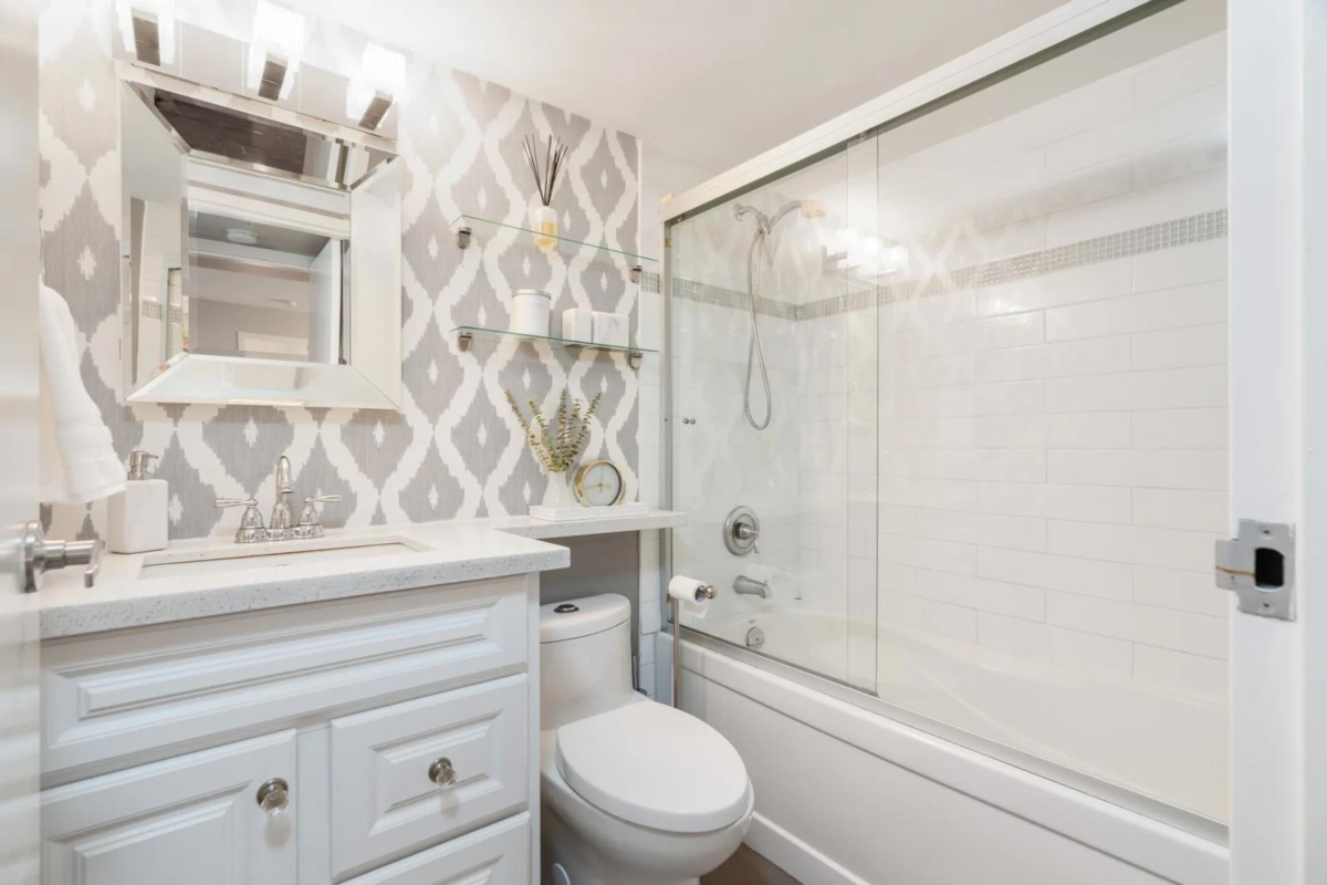 Laundry Room Photo of 505 488 Helmcken Street, Vancouver, BC