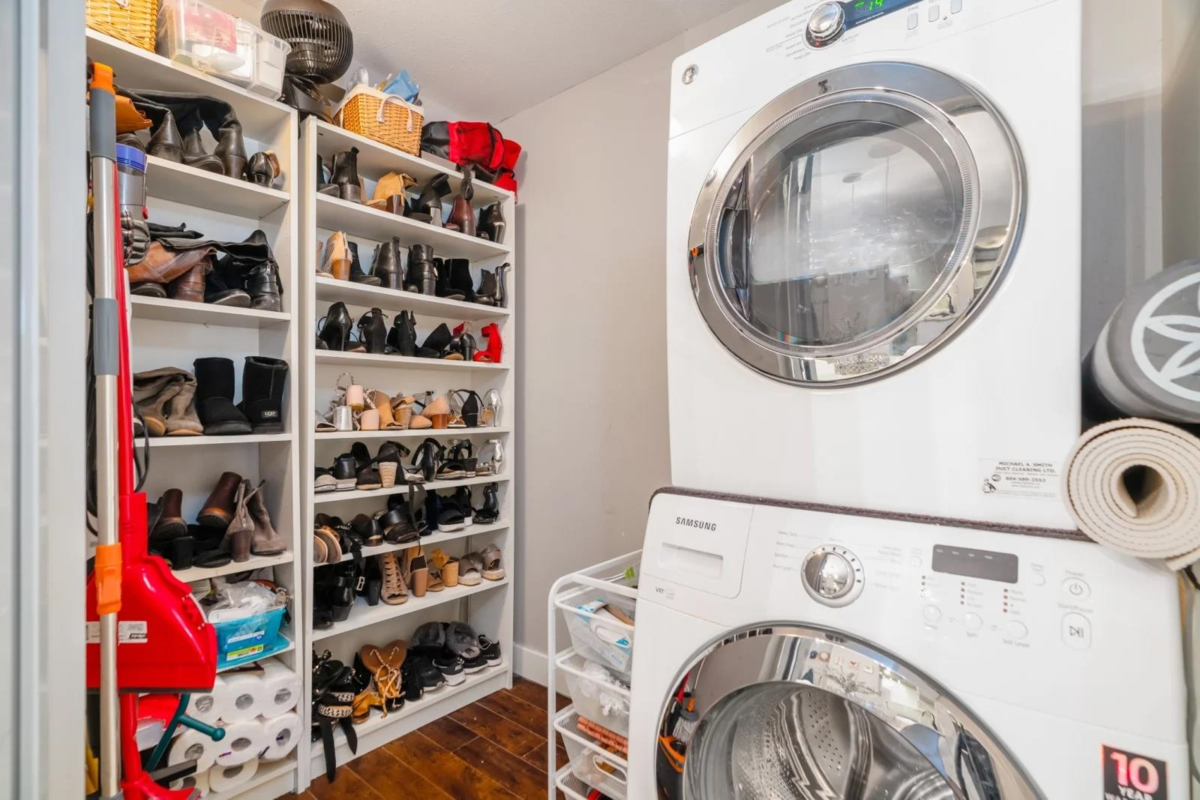 Mudroom Photo of 505 488 Helmcken Street, Vancouver, BC