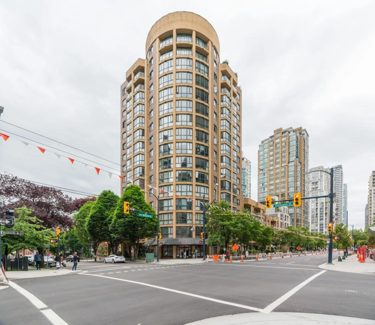 Outdoor Patio Photo of 505 488 Helmcken Street, Vancouver, BC