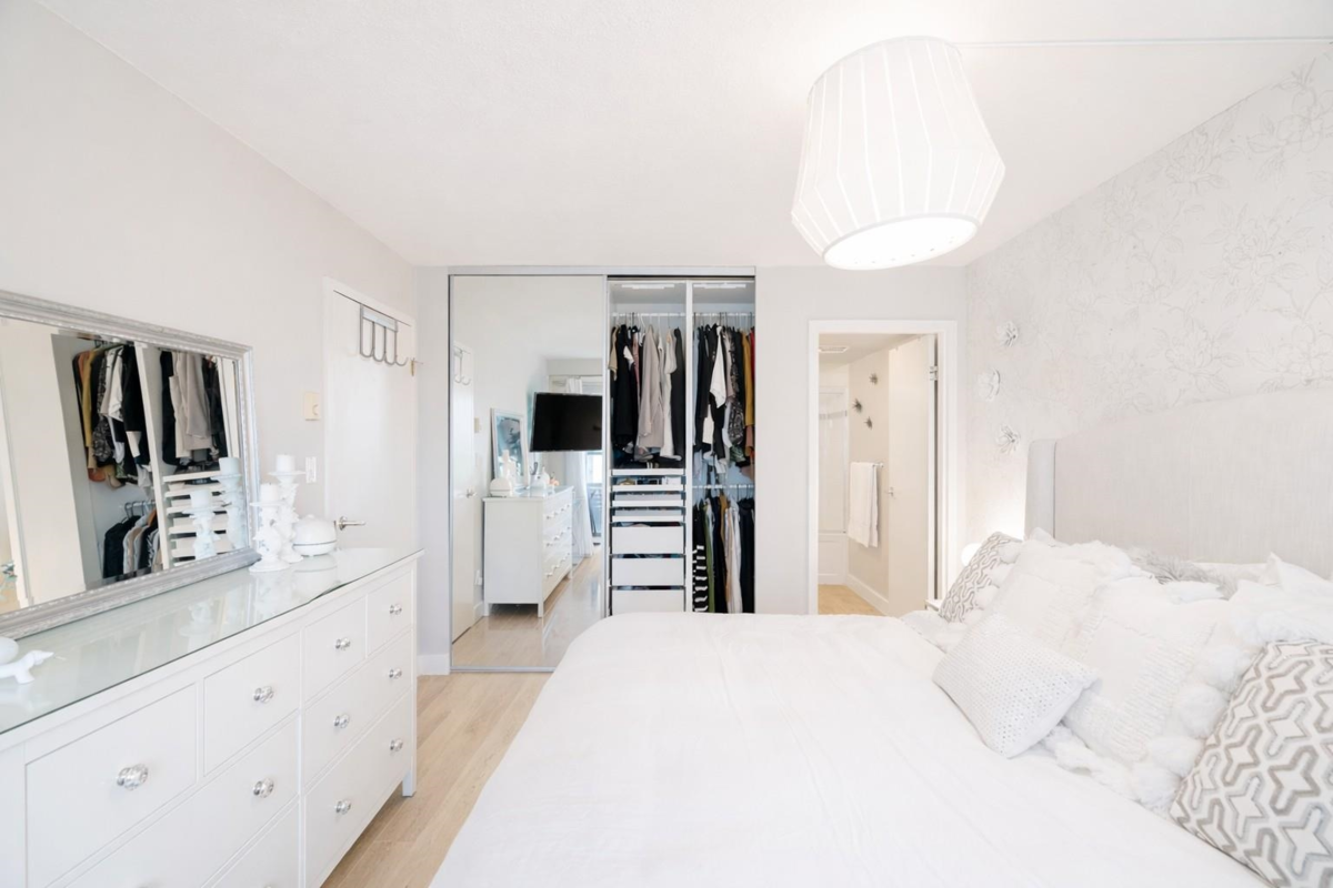 Powder Room Photo of 505 488 Helmcken Street, Vancouver, BC