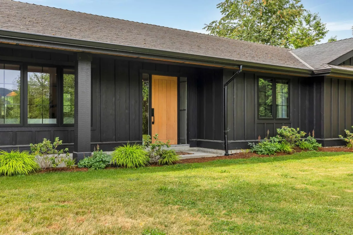 Breakfast Nook Photo of 33496 Ihles Avenue, Mission, BC