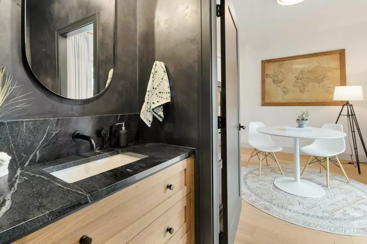 Swimming Pool Photo of 33496 Ihles Avenue, Mission, BC