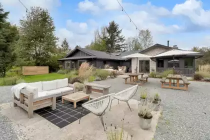 33496 Ihles Avenue, Mission, BC, Mission — 5 bed single family residence for sale