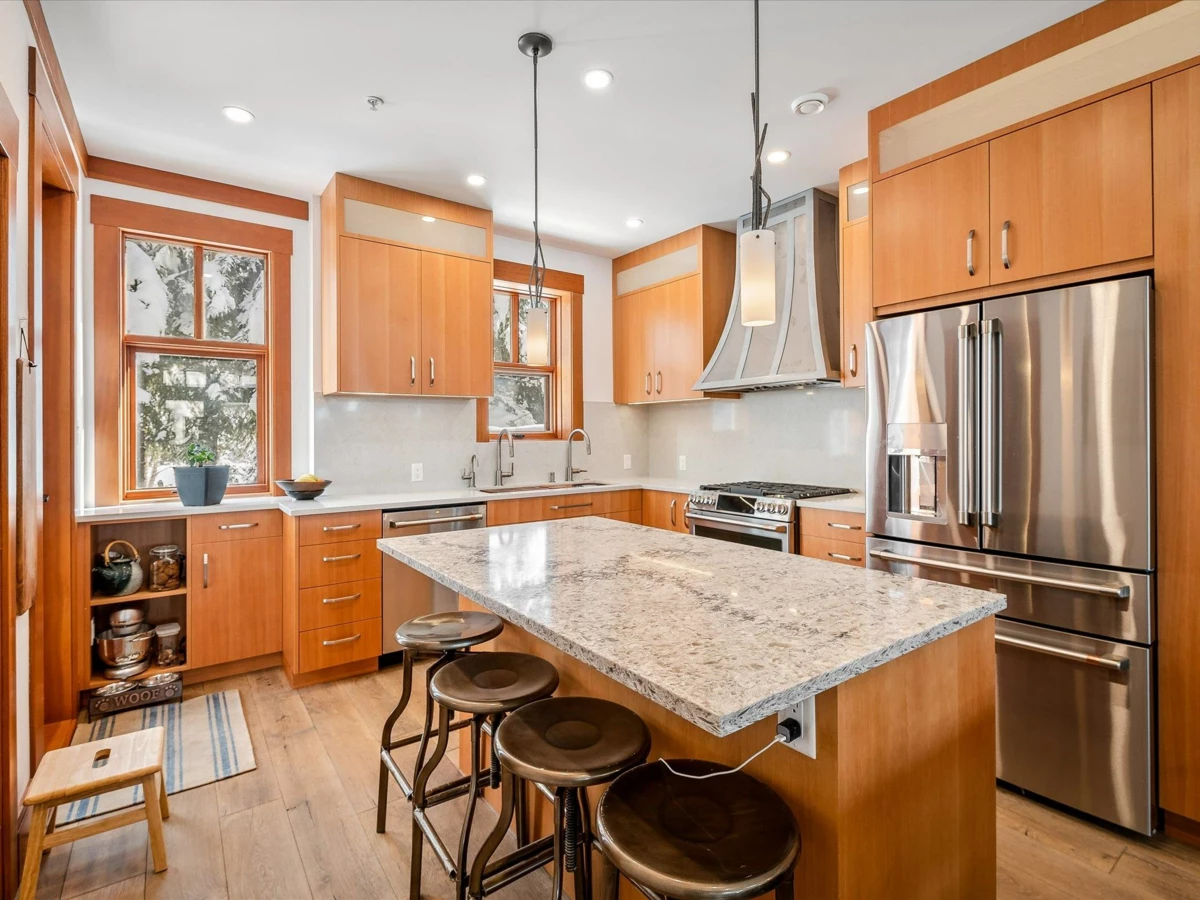 Walk-In Closet Photo of 23 2324 Taluswood Place, Whistler, BC