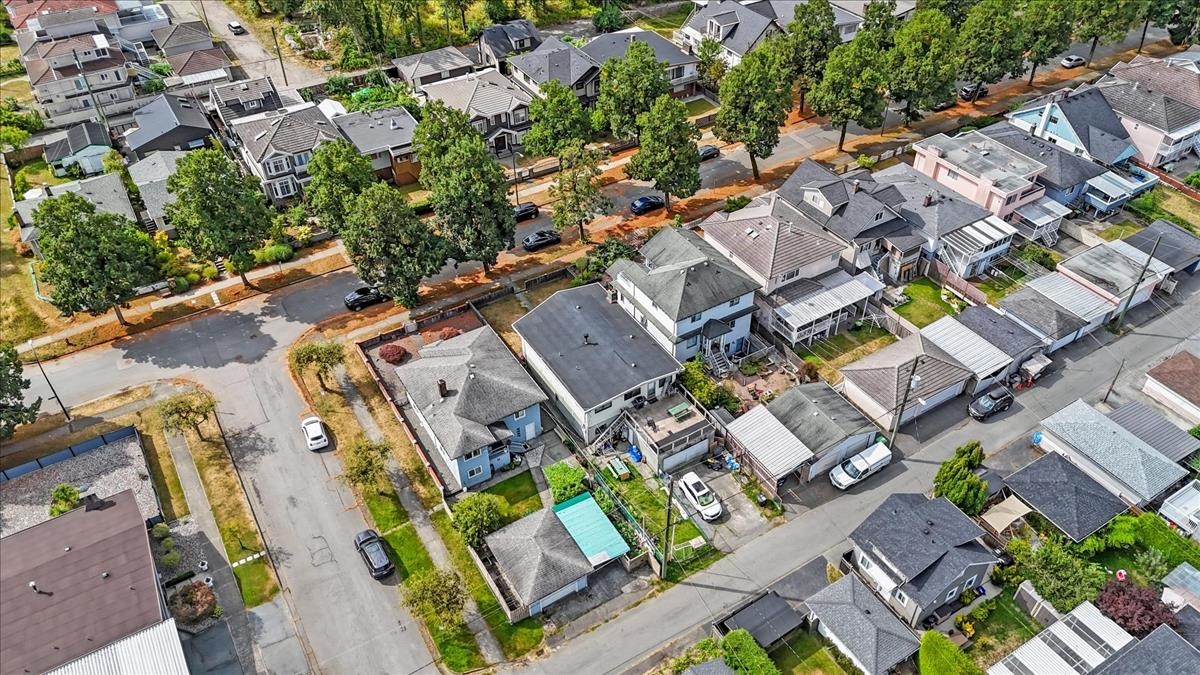 Kitchen Photo of 2593 E 25th Avenue, Vancouver, BC