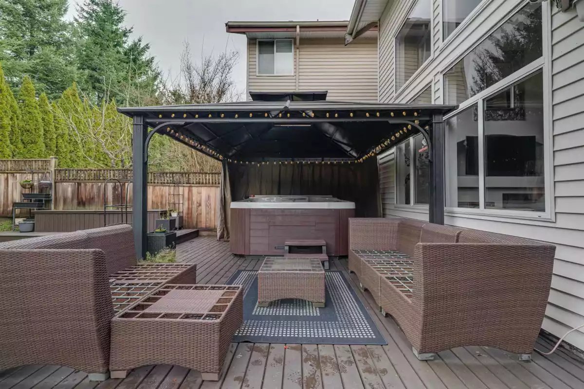 Entry Foyer Photo of 20199 70a Avenue, Langley, BC