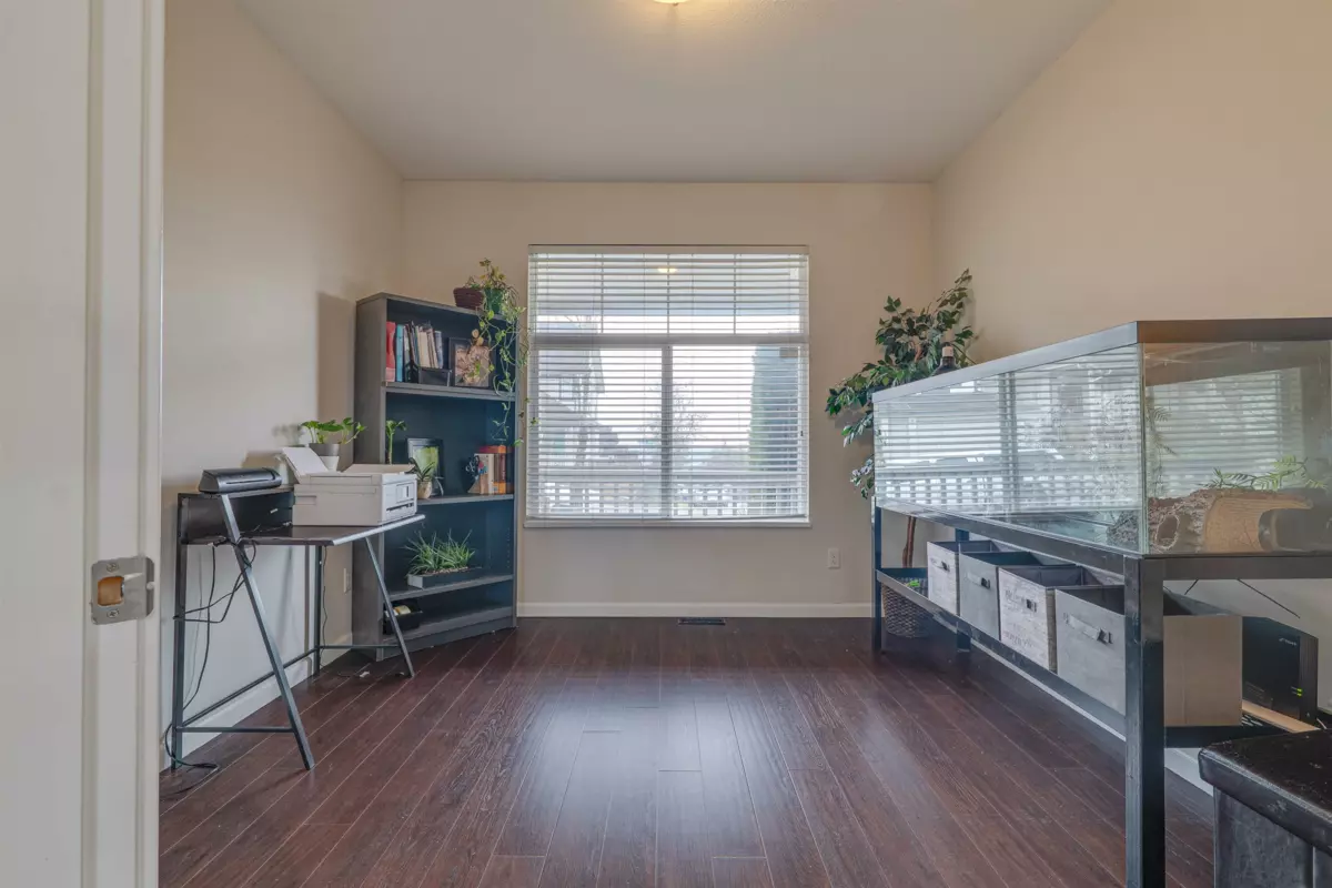 Primary Bathroom Photo of 20199 70a Avenue, Langley, BC