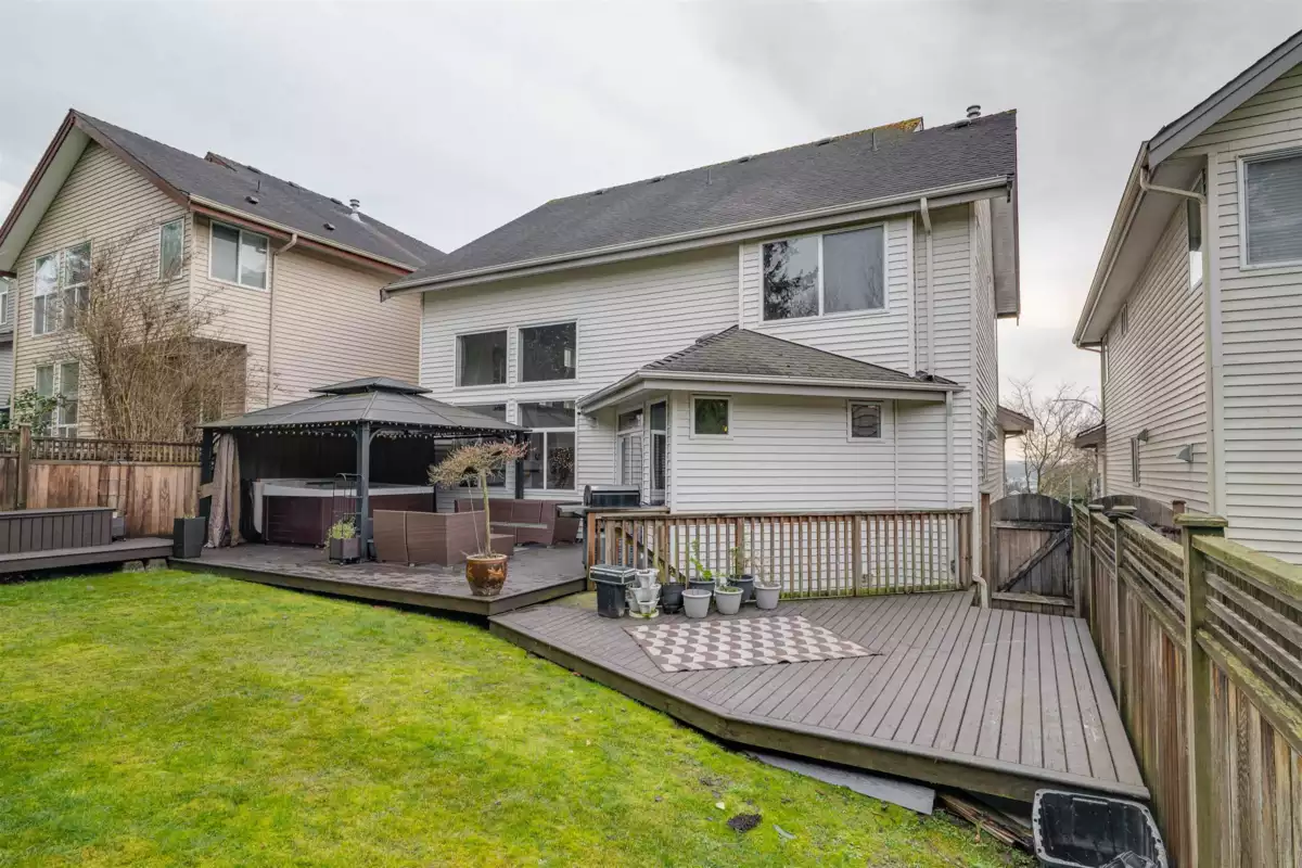 Staircase Photo of 20199 70a Avenue, Langley, BC