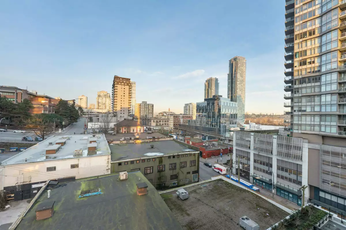 Entry Foyer Photo of 1005 823 Carnarvon Street, New Westminster, BC