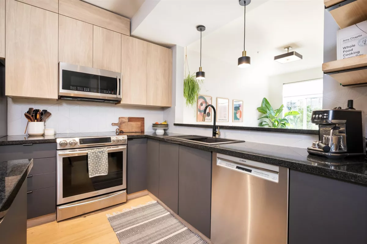 Living Room Photo of 57 40632 Government Road, Squamish, BC