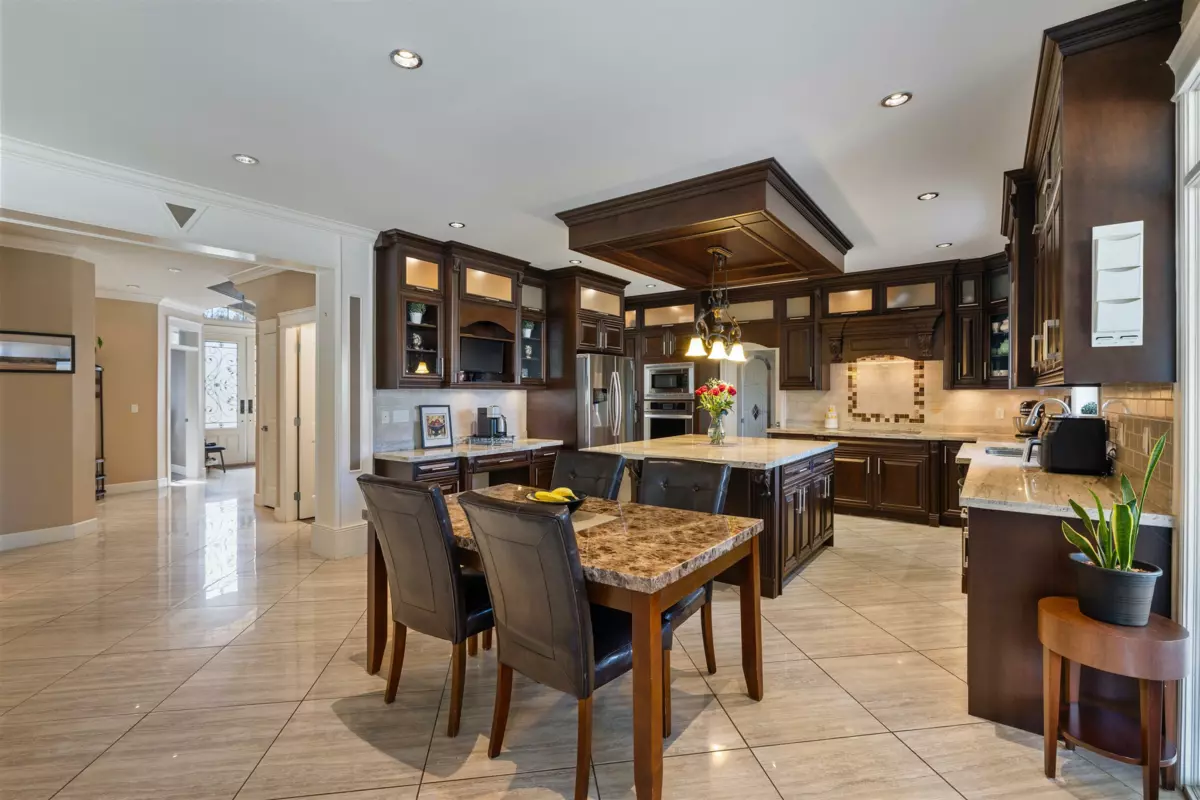 Breakfast Nook Photo of 14149 76 Avenue, Surrey, BC