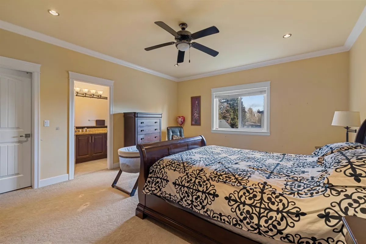 Entry Foyer Photo of 14149 76 Avenue, Surrey, BC