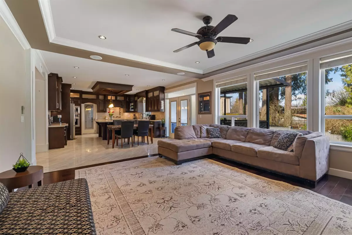 Kitchen Island Photo of 14149 76 Avenue, Surrey, BC