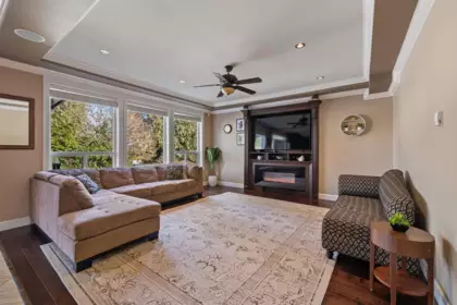 Kitchen Photo of 14149 76 Avenue, Surrey, BC