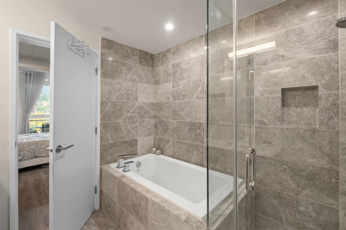 Powder Room Photo of 1601 305 Morrissey Road, Port Moody, BC