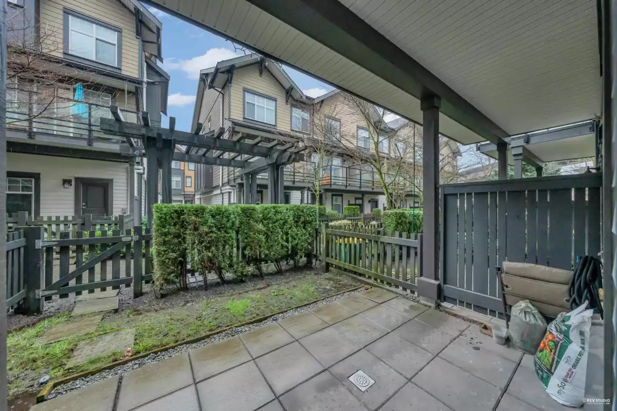 Hallway Photo of 26 6088 Beresford Street, Burnaby, BC
