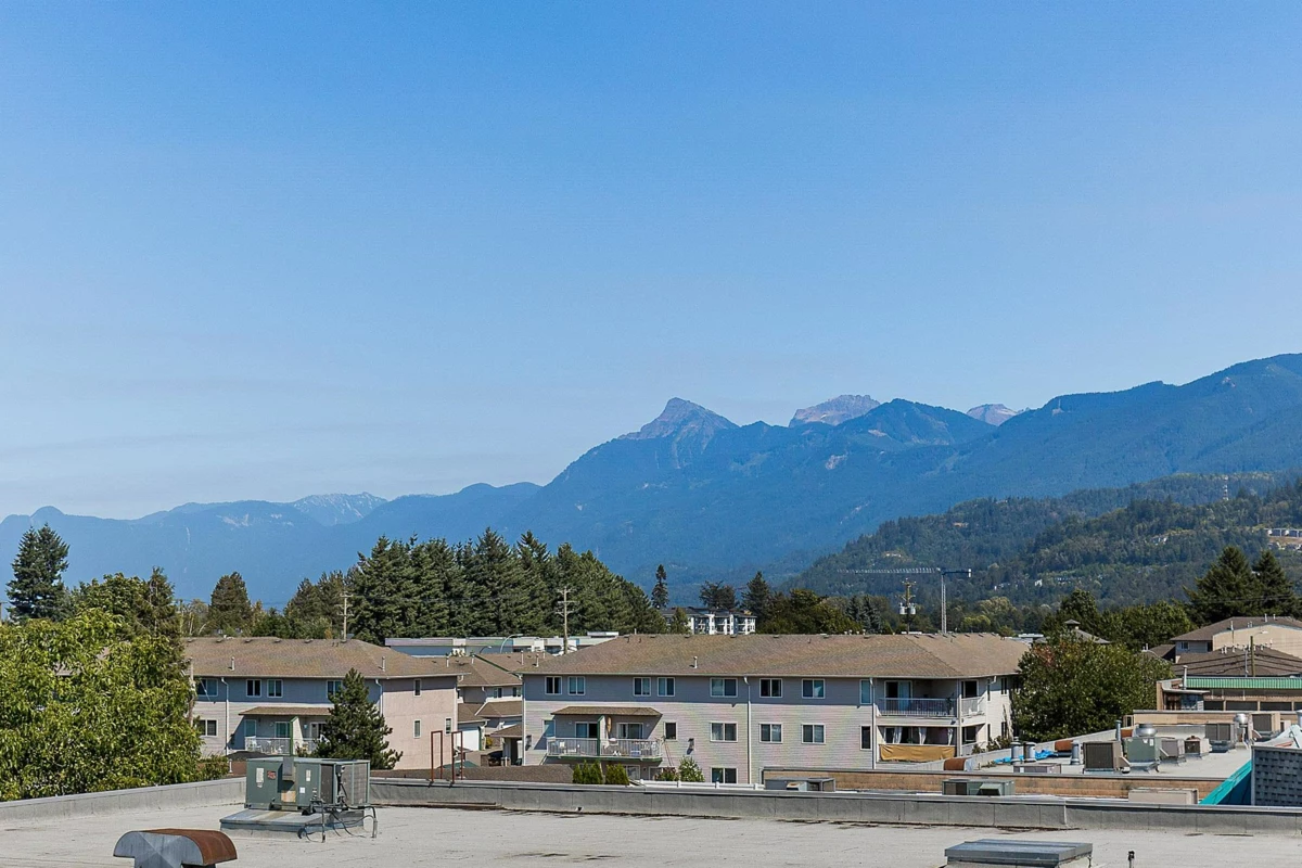 Entry Foyer Photo of 408B 45595 Tamihi Way, Chilliwack, BC