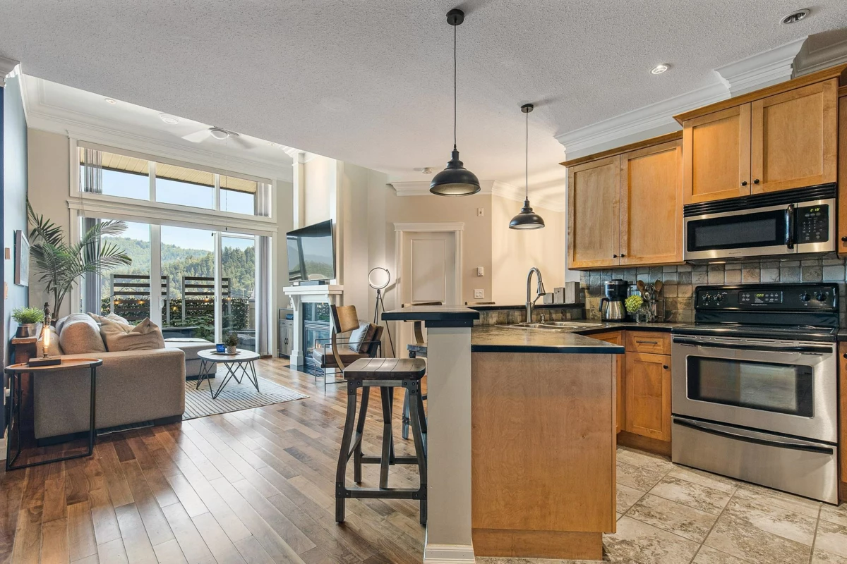 Primary Bathroom Photo of 408B 45595 Tamihi Way, Chilliwack, BC