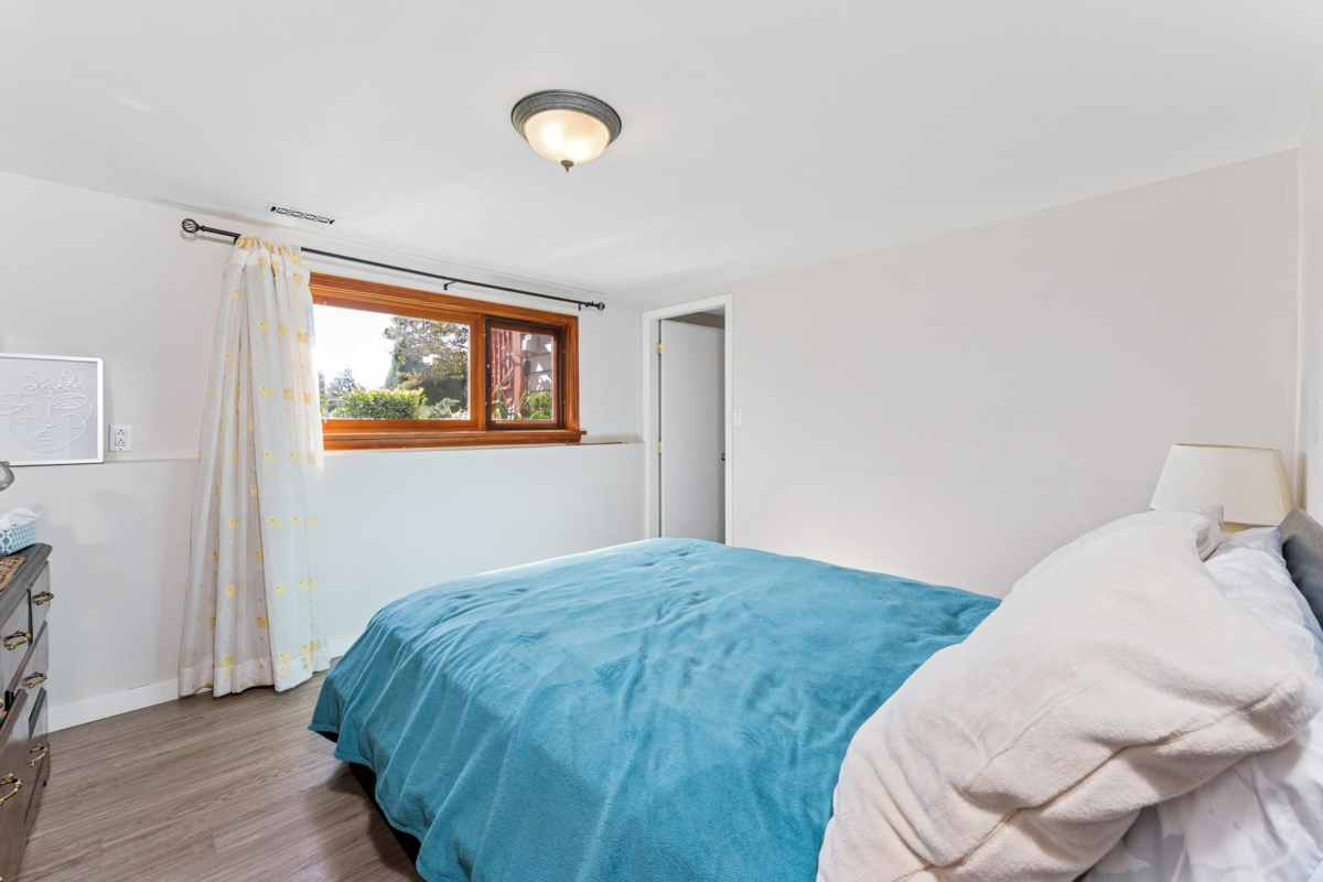 Basement Recreation Room Photo of 430 W Kings Road, North Vancouver, BC