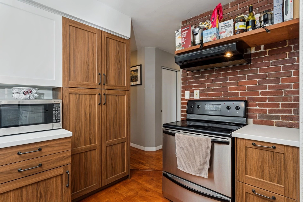 Primary Bedroom Photo of 430 W Kings Road, North Vancouver, BC