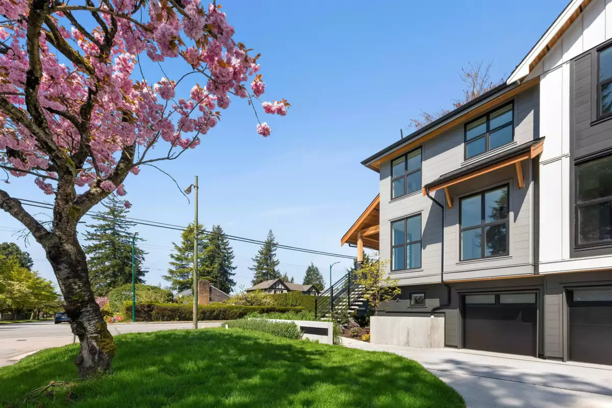 Front Yard Photo of 1495 W 52nd Avenue, Vancouver, BC