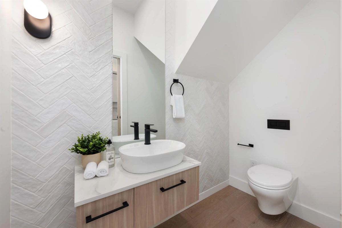 Hallway Photo of 1495 W 52nd Avenue, Vancouver, BC