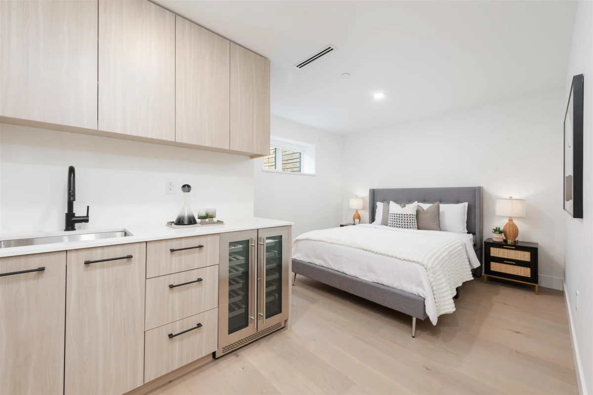 Staircase Photo of 1495 W 52nd Avenue, Vancouver, BC