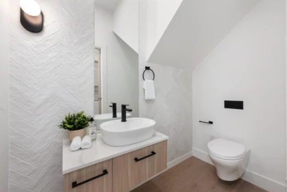 Hallway Photo of 1495 W 52nd Avenue, Vancouver, BC