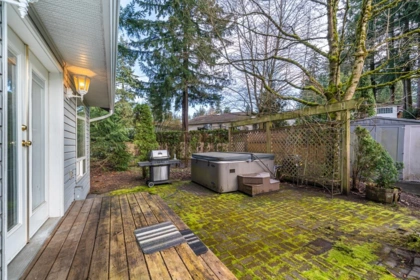 Kitchen Photo of 2789 Cranley Drive, Surrey, BC