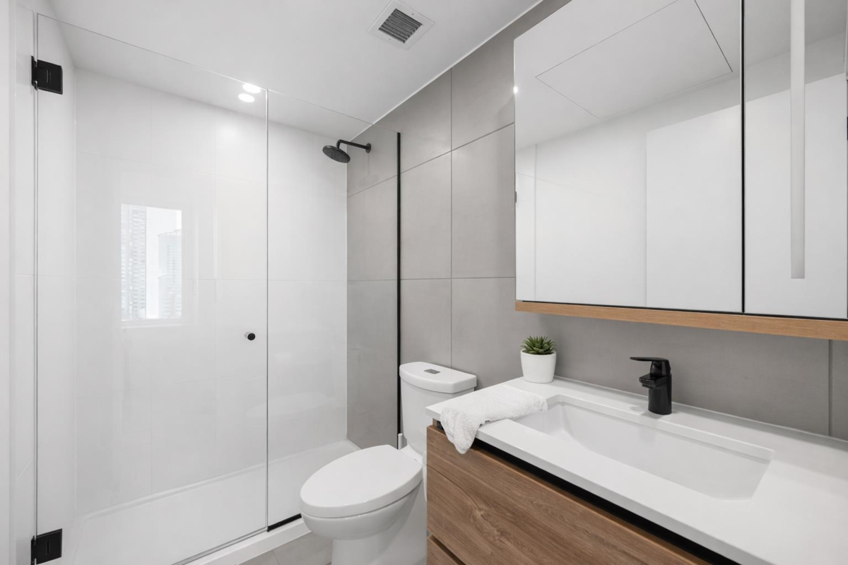 Bedroom 3 Photo of 1510 13428 105 Avenue, Surrey, BC