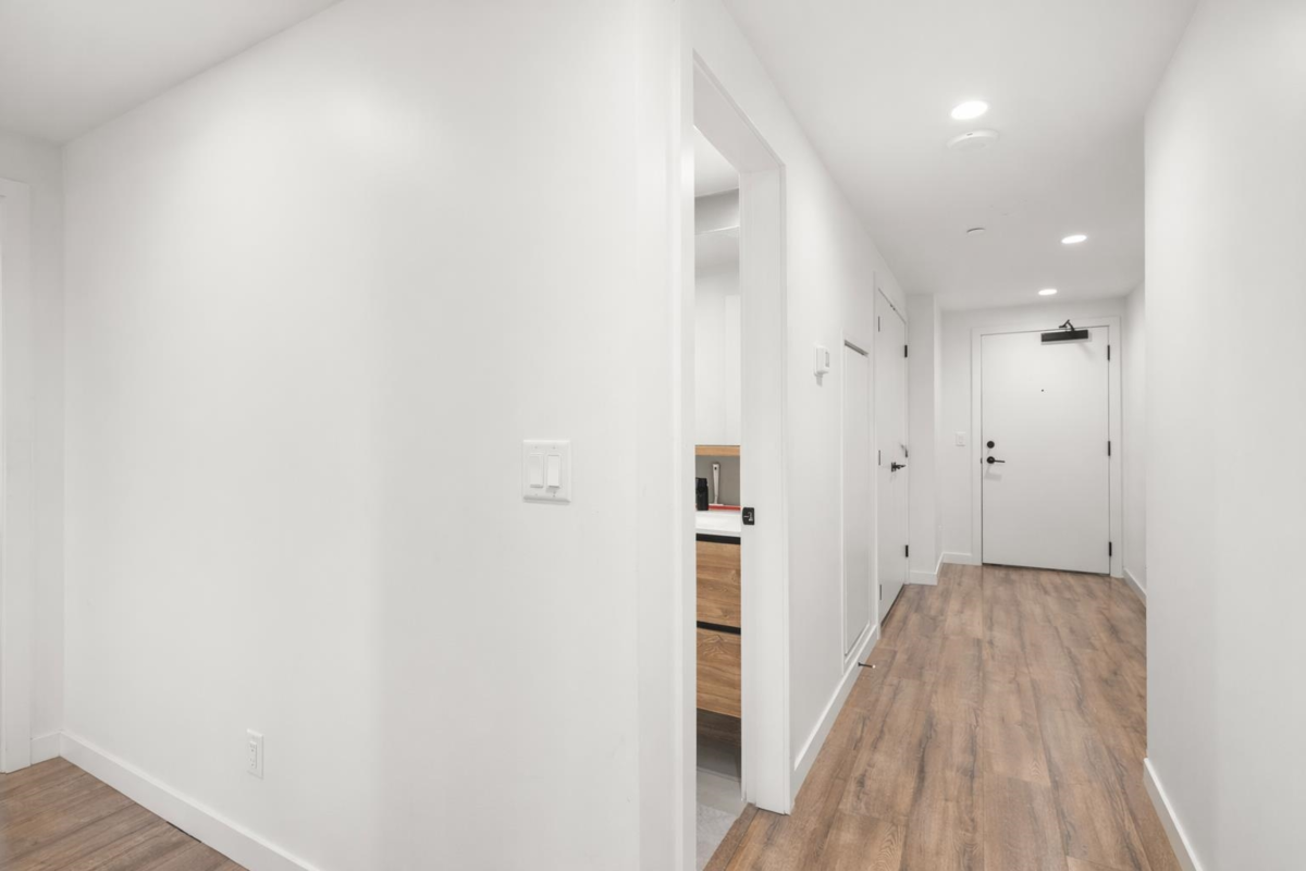 Family Room Photo of 1510 13428 105 Avenue, Surrey, BC