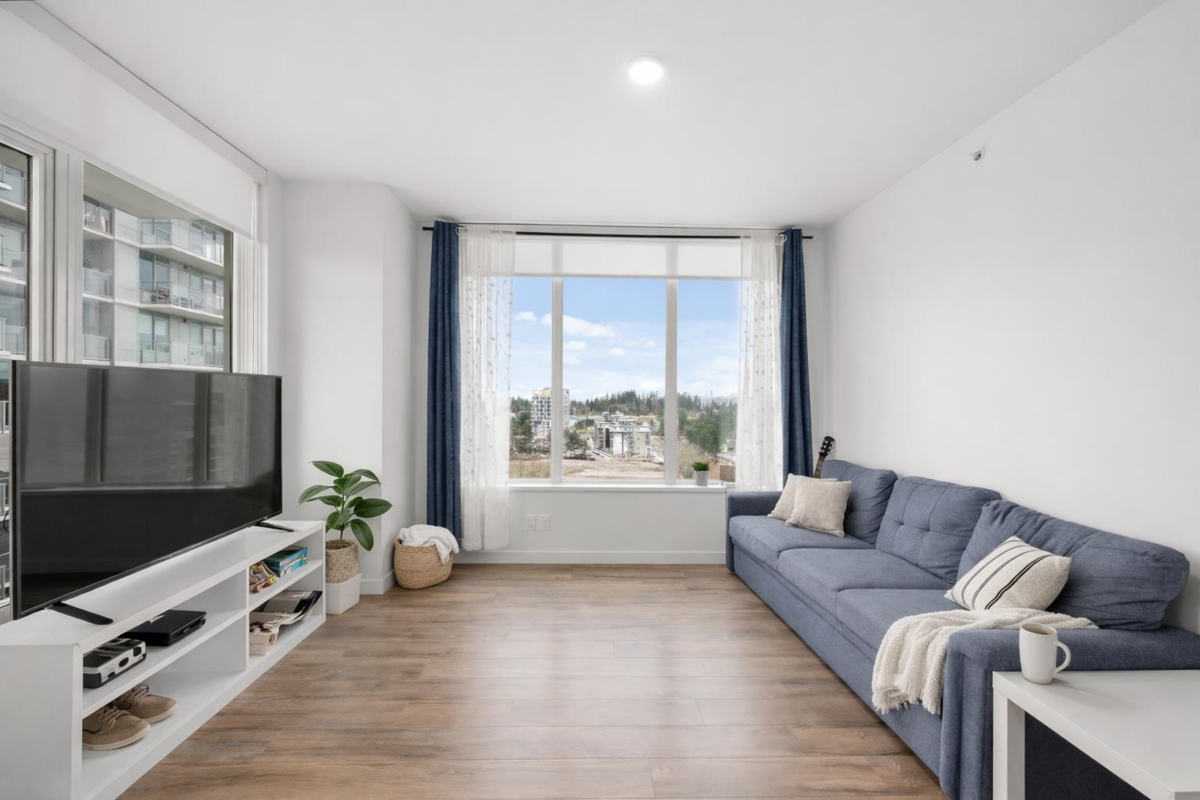 Kitchen Photo of 1510 13428 105 Avenue, Surrey, BC